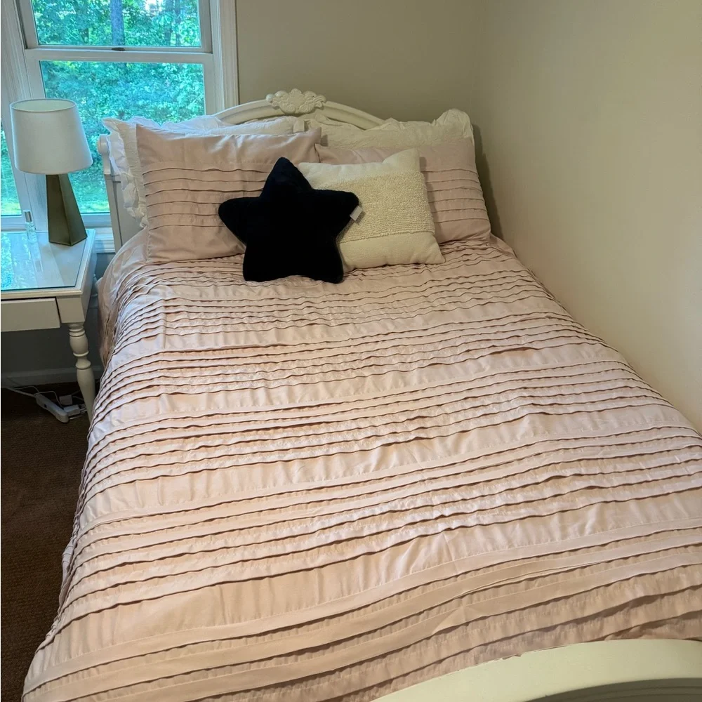 Pottery Barn Teen/Dorm Soft Pink Ruffled Duvet Set - Elegant Home Bedding